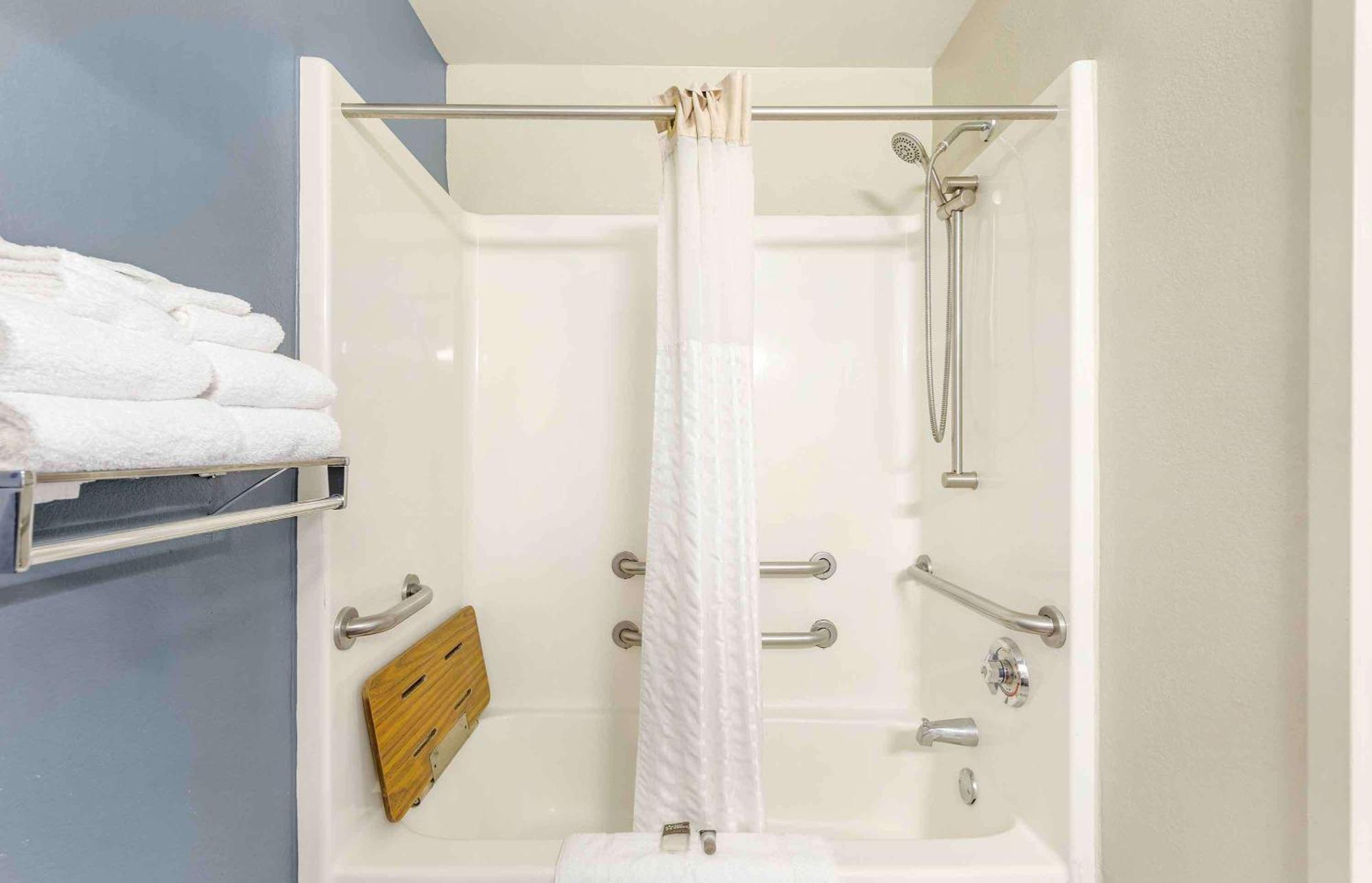 Extended America - - Germantown West Hotel 2*